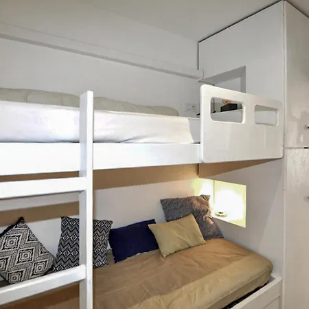 2 Bedroom Lovely In Pl Casa de Férias
